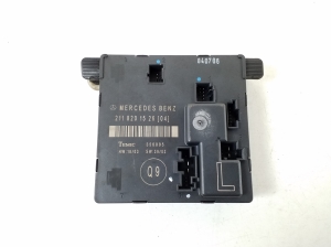  Rear side door control unit 