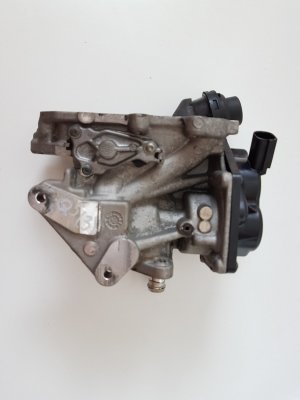  EGR valve 