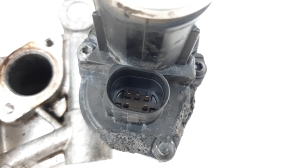  EGR valve 