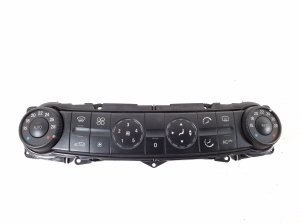  Interior shoulder control panel 