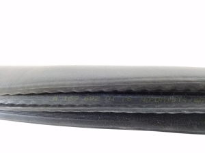  Rear side door sealing rubber 