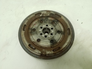  Clutch flywheel 