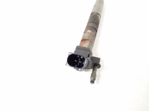  Fuel injector 