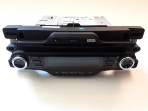  Radio / CD-Player / DVD-Player / Navigation 