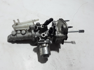  Master cylinder 