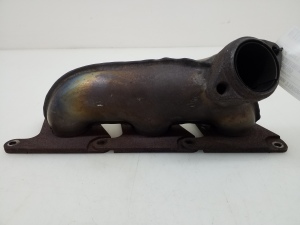  Exhaust manifold 