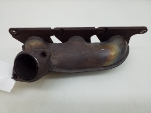  Exhaust manifold 