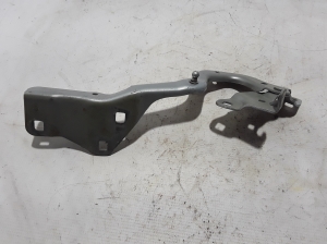  Engine cover hinge 