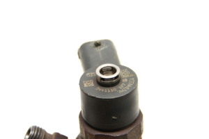  Fuel injector 