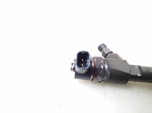  Fuel injector 