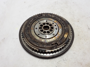  Clutch flywheel 