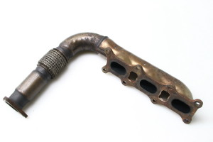  Exhaust manifold 