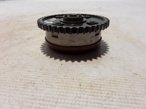  Pulley on camshaft 