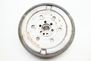  Clutch flywheel 