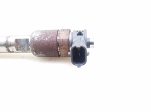  Fuel injector 