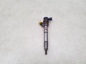  Fuel injector 