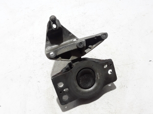  Engine holder 