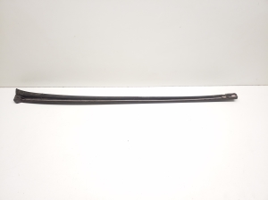  Windscreen strut outer 