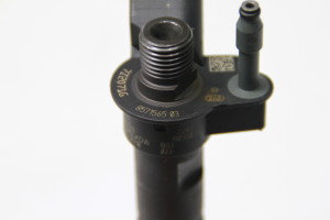  Fuel injector 