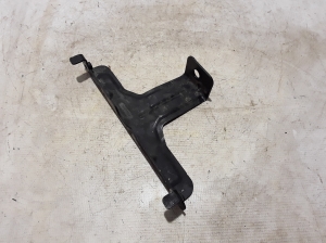  Fuel tank holder 