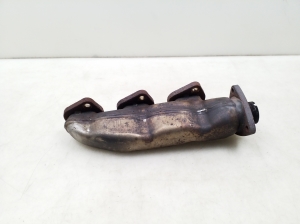  Exhaust manifold 