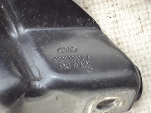  Engine cover hinge 