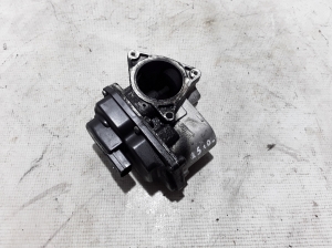  EGR valve 