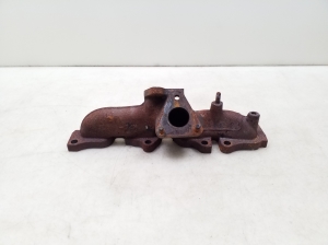  Exhaust manifold 