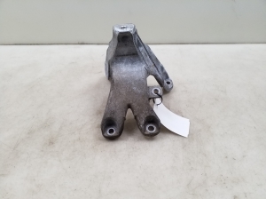  Engine holder 