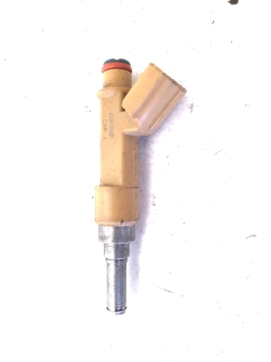  Fuel injector 