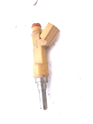  Fuel injector 