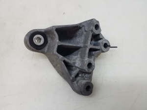  Engine holder 