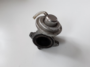  EGR valve 