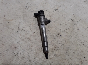  Fuel injector 