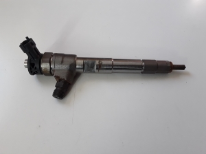  Fuel injector 