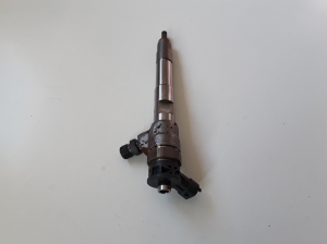  Fuel injector 