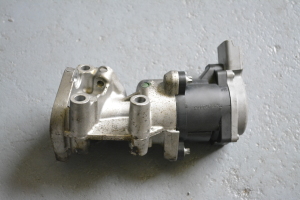  EGR valve 