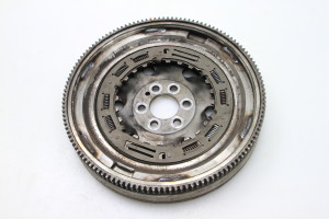  Clutch flywheel 