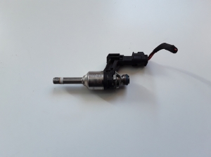  Fuel injector 