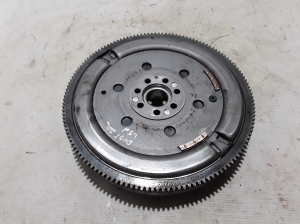  Clutch flywheel 