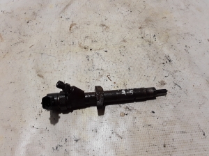  Fuel injector 