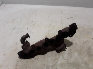  Exhaust manifold 