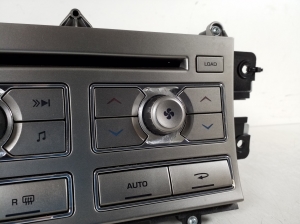  Radio / CD-Player / DVD-Player / Navigation 