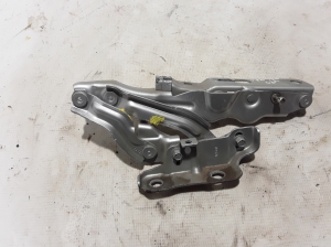  Engine cover hinge 