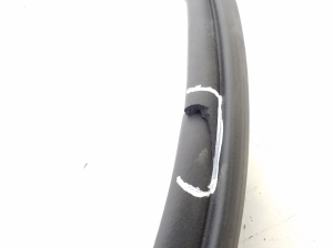  Trunk sealing rubber on the body 