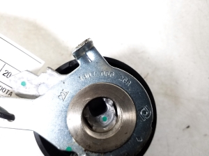  Belt tensioner pulley 