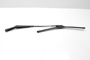  Windshield wiper blade 