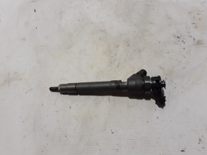  Fuel injector 