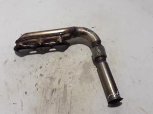  Exhaust manifold 