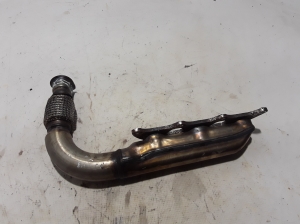  Exhaust manifold 